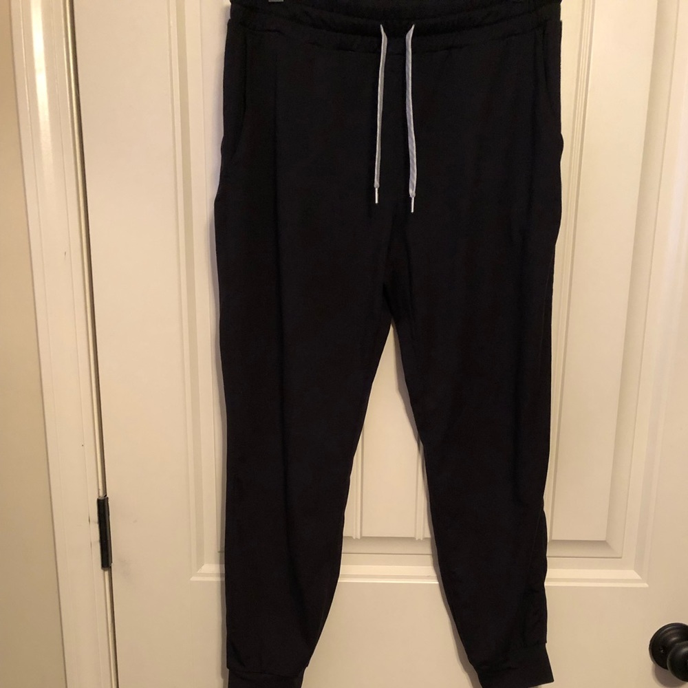 Vuori Performance Joggers- Small